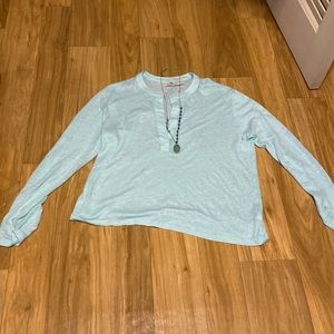 Vineyard Vines size Med long-sleeved 100% linen crop top! Necklace inc 4 FREE!